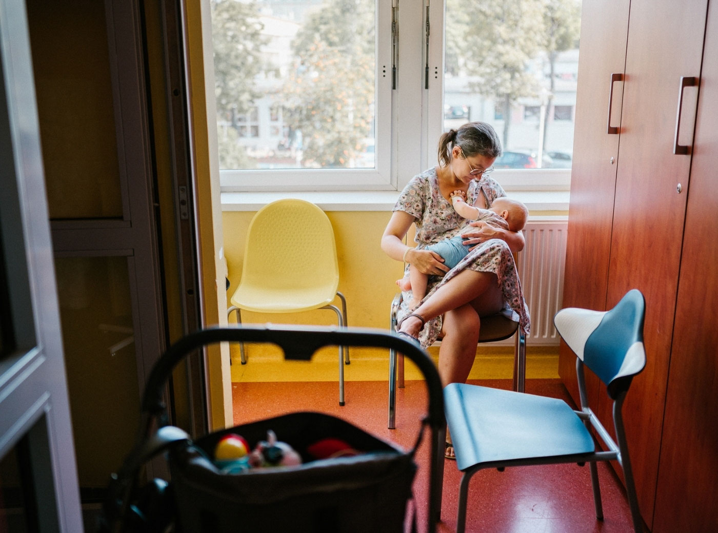 karmienie piersią w miejscu publicznym grupowa sesja Pani Woźna Poznań