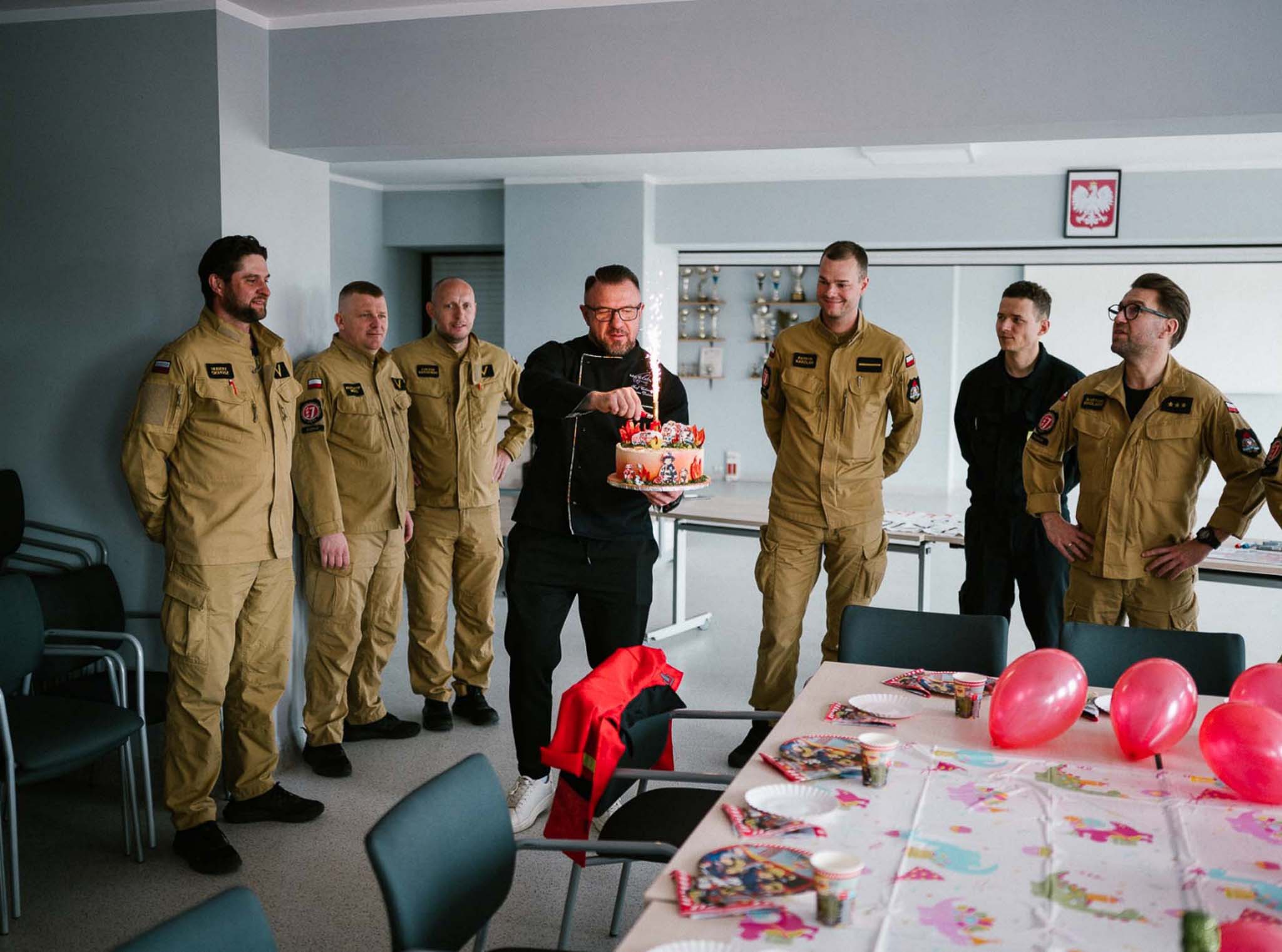 Reportaż onkologia Poznań projekt społeczny urodziny w Straży Pożarnej